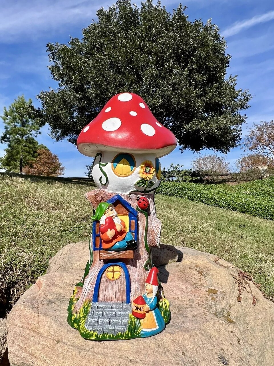 Mushroom Home Funny Garden Gnome Statue Resin Home Lawn Ornament Sculpture Decor